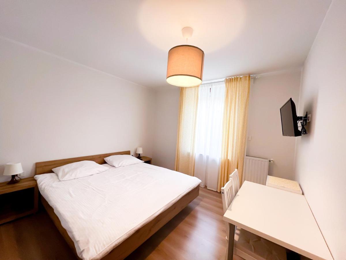 Hop House Garni Hotel ポストイナ エクステリア 写真