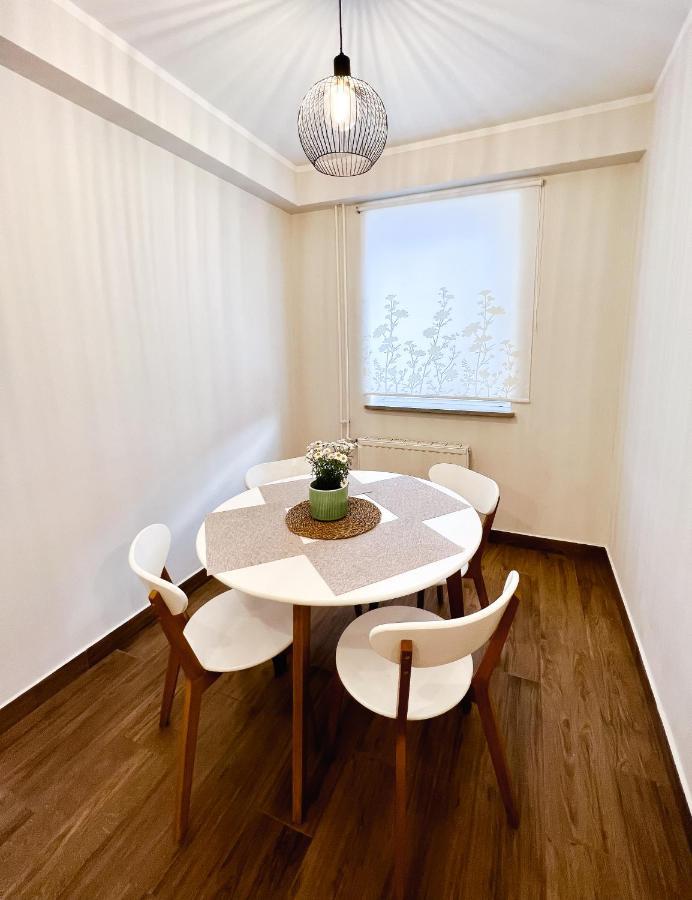 Hop House Garni Hotel ポストイナ エクステリア 写真