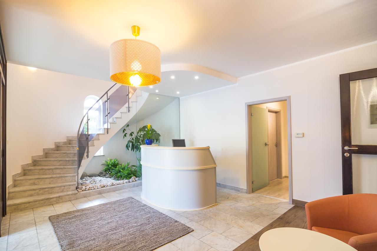 Hop House Garni Hotel ポストイナ エクステリア 写真