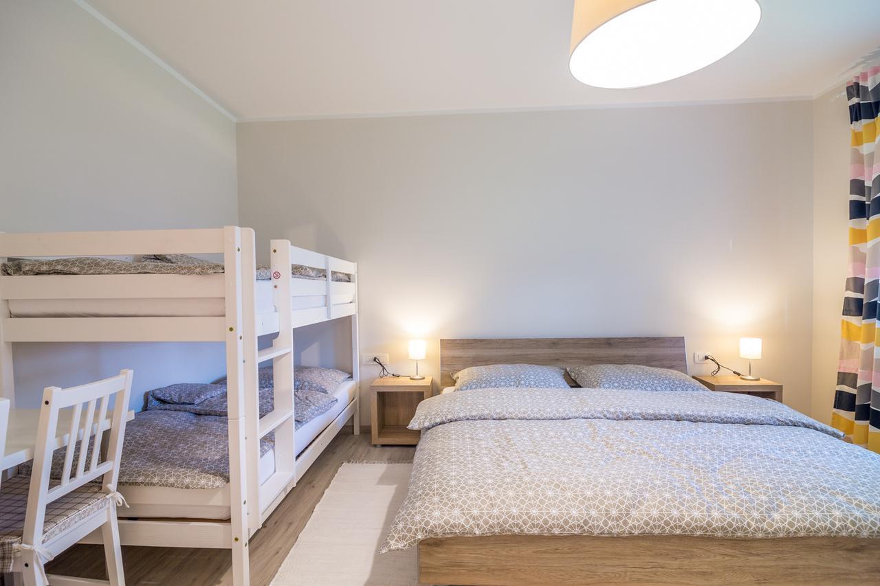 Hop House Garni Hotel ポストイナ エクステリア 写真
