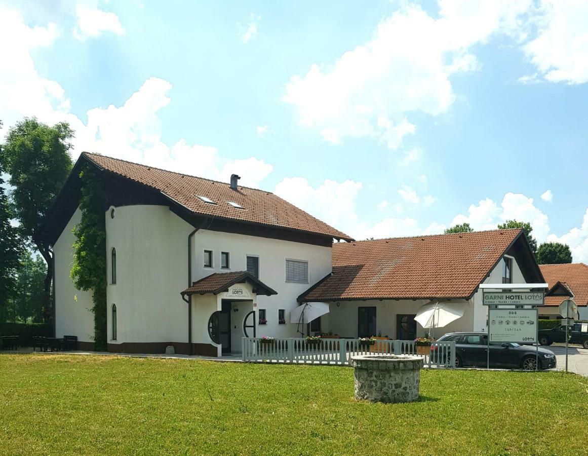 Hop House Garni Hotel ポストイナ エクステリア 写真